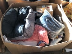 Lot 126  
            Edinburgh SR21 - Delivery Or Collection 

                
PALLET OF PET PRODUCTS TO INCLUDE EXTRA LARGE PIGS EARS FOR DOGS 50 PACK - DELICI...