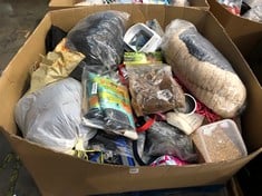 Lot 154  
            Edinburgh SR21 - Delivery Or Collection 

                
PALLET OF PET PRODUCTS TO INCLUDE EXO TERRA TROPICAL FOREST SUBSTRATE ,BROWN,8.8 ...