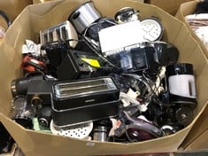 Lot 160  
            Edinburgh SR21 - Delivery Or Collection 

                
PALLET OF LOOSE ELECTRICALS TO INCLUDE BOSCH 2 SLICE TOASTER: LOCATION - ROW 5(CO...
