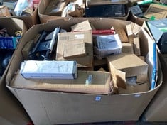 Lot 170  
            Edinburgh SR21 - Delivery Or Collection 

                
PALLET OF GENERAL GOODS TO INCLUDE VICTORY HANGERS PREMIUM QUALITY COATED STEEL M...