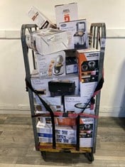 Lot 201  
            Edinburgh SR21 - Delivery Or Collection 

                
QUANTITY OF KITCHEN & APPLIANCES ITEMS TO INCLUDE GEEPAS 750W DOUGHNUT MAKER MACH...