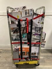 Lot 245  
            Edinburgh SR21 - Delivery Or Collection 

                
QUANTITY OF KITCHEN & APPLIANCES ITEMS TO INCLUDE TOWER T10029W 1L JUG KETTLE WIT...