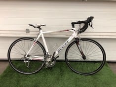 Lot 260  
            Edinburgh SR21 - Delivery Or Collection 

                
SCOTT SPEEDSTER ROAD BIKE, 56CM FRAME, 28" WHEELS, 3X8 SHIMANO 105 GEARS: LOCATIO...