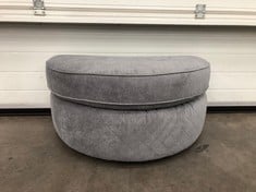 Lot 56  
            Edinburgh SR21 - Delivery Or Collection 

                
DFS.COM HALF MOON FOOTSTOOL PLAZA GRAPHITE ORIGINAL RRP £319:: LOCATION - LEFT SO...