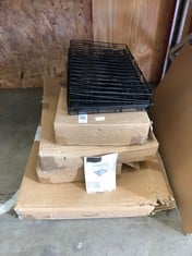 Lot 77  
            Edinburgh SR21 - Delivery Or Collection 

                
QUANTITY OF DOG CRATES TO INCLUDE DOUBLE DOOR FOLDING METAL DOG CRATE: LOCATION -...