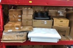 Lot 83  
            Edinburgh SR21 - Delivery Or Collection 

                
QUANTITY OF ITEMS TO INCLUDE BATH VIDA MIRRORED WALL CABINET: LOCATION - RACK(COL...