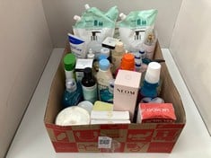 Lot 10  
            Edinburgh SR21 - Collection Only 

                
QUANTITY OF HEALTH & BEAUTY ITEMS TO INCLUDE CUSSONS CAREX ANTIBACTERIAL HANDWASH...