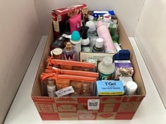 Lot 15  
            Edinburgh SR21 - Collection Only 

                
QUANTITY OF HEALTH & BEAUTY ITEMS TO INCLUDE SO...? UNIQUE WOMENS WHITE BLOSSOM B...