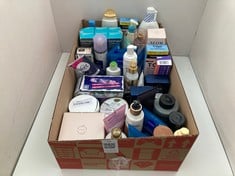 Lot 59  
            Edinburgh SR21 - Collection Only 

                
QUANTITY OF HEALTH & BEAUTY ITEMS TO INCLUDE DOVE INTENSIVE REPAIR SHAMPOO - COLL...