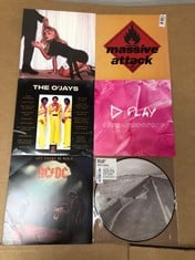 Lot 140  
            Edinburgh SR34RED - Delivery Only 

                
QUANTITY OF VINYL ITEMS TO INCLUDE MAN’S BEST FRIEND [VINYL]: LOCATION - A RACK