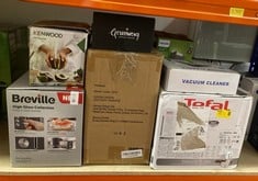 Lot 204  
            Edinburgh SR34RED - Delivery Only 

                
QUANTITY OF KITCHEN & APPLIANCES ITEMS TO INCLUDE KENWOOD MINI CHOPPER, 0.35 LITR...