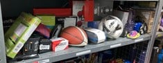 Lot 247  
            Edinburgh SR34RED - Delivery Only 

                
QUANTITY OF SPORTS & EXERCISE ITEMS TO INCLUDE MITRE IMPEL TRAINING FOOTBALL,WHIT...
