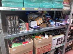 Lot 326  
            Edinburgh SR34RED - Delivery Only 

                
QUANTITY OF ITEMS TO INCLUDE MASTERS OF THE UNIVERSE SKELETON FIGURE: LOCATION - ...