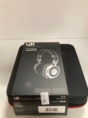 Lot 395  
            Edinburgh SR34RED - Delivery Only 

                
VZR MODEL OBE MK11 GAMING HEADSET: LOCATION - E RACK