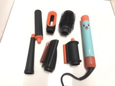 Lot 40  
            Edinburgh SR34RED - Delivery Only 

                
DYSON AIRWRAP MULTI-STYLER AND DRYER : LOCATION - TOP 50
