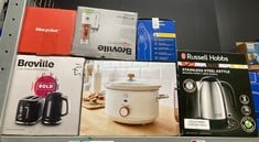 Lot 413  
            Edinburgh SR34RED - Delivery Only 

                
QUANTITY OF KITCHEN & APPLIANCES ITEMS TO INCLUDE RUSSELL HOBBS BRUSHED STAINLESS...