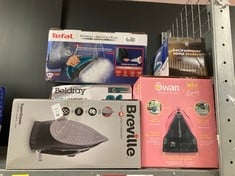 Lot 424  
            Edinburgh SR34RED - Delivery Only 

                
QUANTITY OF KITCHEN & APPLIANCES ITEMS TO INCLUDE RUSSELL HOBBS DUAL VOLTAGE STEA...