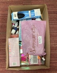 Lot 451  
            Edinburgh SR34RED - Delivery Only 

                
QUANTITY OF HEALTH & BEAUTY ITEMS TO INCLUDE TANGLE TEEZER | EASY DRY & GO VENTED...