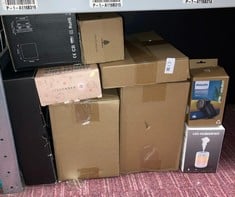 Lot 473  
            Edinburgh SR34RED - Delivery Only 

                
QUANTITY OF KITCHEN & APPLIANCES ITEMS TO INCLUDE PHILIPS FABRIC SHAVER, QUICK AN...