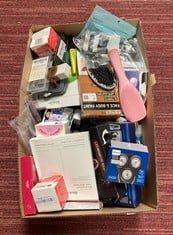 Lot 492  
            Edinburgh SR34RED - Delivery Only 

                
QUANTITY OF HEALTH & BEAUTY ITEMS TO INCLUDE PHILIPS SH50/50 MULTIPRECISION SHAVI...