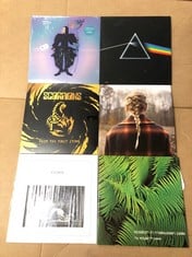 Lot 555  
            Edinburgh SR34RED - Delivery Only 

                
QUANTITY OF VINYL  ITEMS TO INCLUDE ETERNAL REVERIE (WINTER GREEN VINYL) [VINYL]:...