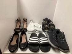 Lot 596  
            Edinburgh SR34RED - Delivery Only 

                
QUANTITY OF CLOTHING & APPAREL ITEMS TO INCLUDE SKETCHERS SLIP-INS WITH AIR COOLE...