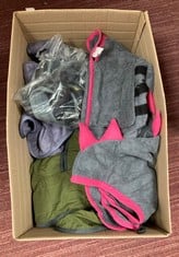 Lot 631  
            Edinburgh SR34RED - Delivery Only 

                
QUANTITY OF PET PRODUCTS ITEMS TO INCLUDE K9 DOG HARNESS: LOCATION - I RACK