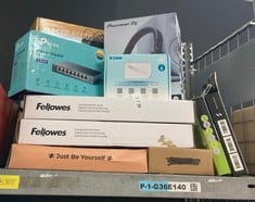 Lot 636  
            Edinburgh SR34RED - Delivery Only 

                
QUANTITY OF TECH & GAMING ITEMS TO INCLUDE TP-LINK TL-SG108E SWITCH METAL 8 PORTS...