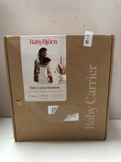 Lot 668  
            Edinburgh SR34RED - Delivery Only 

                
BABYBJÖRN BABY CARRIER HARMONY, 3D MESH, CREAM.: LOCATION - I RACK
