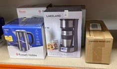 Lot 68  
            Edinburgh SR34RED - Delivery Only 

                
QUANTITY OF KITCHEN & APPLIANCES ITEMS TO INCLUDE RUSSELL HOBBS LUNA GREY STAINLE...