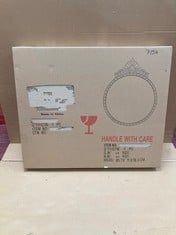 Lot 697  
            Edinburgh SR34RED - Delivery Only 

                
ASTLEY SILVER OVERTON ORNATE MIRROR 85.7 X 71 X 10.3 CM: LOCATION - CORNER RACK