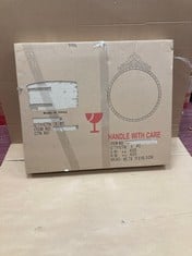 Lot 698  
            Edinburgh SR34RED - Delivery Only 

                
ASTLEY SILVER OVERTON ORNATE MIRROR 85.7 X 71 X 10.3 CM: LOCATION - CORNER RACK