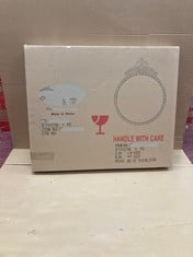 Lot 699  
            Edinburgh SR34RED - Delivery Only 

                
ASTLEY SILVER OVERTON ORNATE MIRROR 85.7 X 71 X 10.3 CM: LOCATION - CORNER RACK