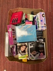 Lot 81  
            Edinburgh SR34RED - Delivery Only 

                
QUANTITY OF HEALTH & BEAUTY ITEMS TO INCLUDE REAL TECHNIQUES EVERYDAY ESSENTIALS ...