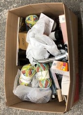 Lot 106  
            Edinburgh SR24 - Delivery Only 

                
QUANTITY OF ITEMS TO INCLUDE CLEAR WIPES LENS CLEANERS GRAVITY PACK: LOCATION - A...