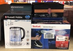 Lot 140  
            Edinburgh SR24 - Delivery Only 

                
QUANTITY OF KITCHEN & APPLIANCES ITEMS TO INCLUDE DAEWOO 2-IN-1 SOUP MAKER & SMOO...