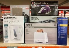 Lot 156  
            Edinburgh SR24 - Delivery Only 

                
QUANTITY OF KITCHEN & APPLIANCES ITEMS TO INCLUDE DAEWOO ESSENTIALS 1.7L PLASTIC ...