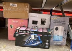 Lot 163  
            Edinburgh SR24 - Delivery Only 

                
QUANTITY OF KITCHEN & APPLIANCES ITEMS TO INCLUDE RUSSELL HOBBS ABSOLUTE STEAM IR...