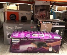 Lot 210  
            Edinburgh SR24 - Delivery Only 

                
QUANTITY OF KITCHEN & APPLIANCES ITEMS TO INCLUDE SWAN RETRO BLACK TWO SLICE TOAS...