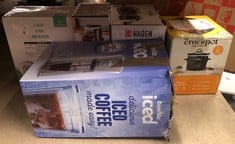 Lot 250  
            Edinburgh SR24 - Delivery Only 

                
QUANTITY OF KITCHEN & APPLIANCES ITEMS TO INCLUDE COSELENA ELECTRIC HEATER - 2KW ...