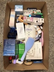 Lot 286  
            Edinburgh SR24 - Delivery Only 

                
QUANTITY OF HEALTH & BEAUTY ITEMS TO INCLUDE TANGLE TEEZER MINI ULTIMATE DETANGLE...