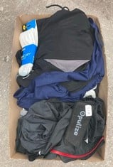 Lot 378  
            Edinburgh SR24 - Delivery Only 

                
QUANTITY OF CLOTHING & APPAREL ITEMS TO INCLUDE BOISTER 20-30 MMHG COMPRESSION PA...