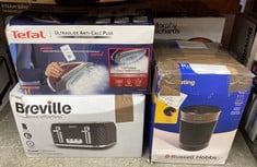 Lot 400  
            Edinburgh SR24 - Delivery Only 

                
QUANTITY OF KITCHEN & APPLIANCES ITEMS TO INCLUDE RUSSELL HOBBS SPACE HEATER IN B...