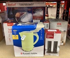 Lot 411  
            Edinburgh SR24 - Delivery Only 

                
QUANTITY OF KITCHEN & APPLIANCES ITEMS TO INCLUDE RUSSELL HOBBS ELECTRIC KETTLE (...