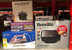 Lot 466  
            Edinburgh SR24 - Delivery Only 

                
QUANTITY OF KITCHEN & APPLIANCES ITEMS TO INCLUDE RUSSELL HOBBS PEARL GLIDE STEAM...