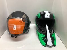 Lot 491  
            Edinburgh SR24 - Delivery Only 

                
BLACK MOTORCYCLE HELMET CLEAR SHIELD ONE SIZE FITS ADULT & VIRTUE FMVSS 218 DOT S...
