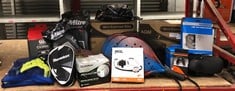Lot 495  
            Edinburgh SR24 - Delivery Only 

                
QUANTITY OF SPORTS & EXERCISE ITEMS TO INCLUDE PETZL UNISEX'S E104BA00 BIKE PART,...