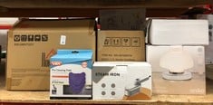 Lot 522  
            Edinburgh SR24 - Delivery Only 

                
QUANTITY OF KITCHEN & APPLIANCES ITEMS TO INCLUDE VAX 1-1-132319-00 GENUINE PRO C...