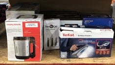 Lot 548  
            Edinburgh SR24 - Delivery Only 

                
QUANTITY OF KITCHEN & APPLIANCES ITEMS TO INCLUDE RUSSELL HOBBS BRUSHED STAINLESS...
