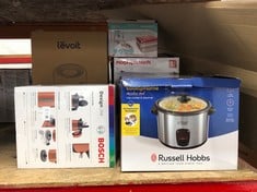 Lot 549  
            Edinburgh SR24 - Delivery Only 

                
QUANTITY OF KITCHEN & APPLIANCES ITEMS TO INCLUDE BOSCH DESIGNLINE PLUS TWK4P439G...